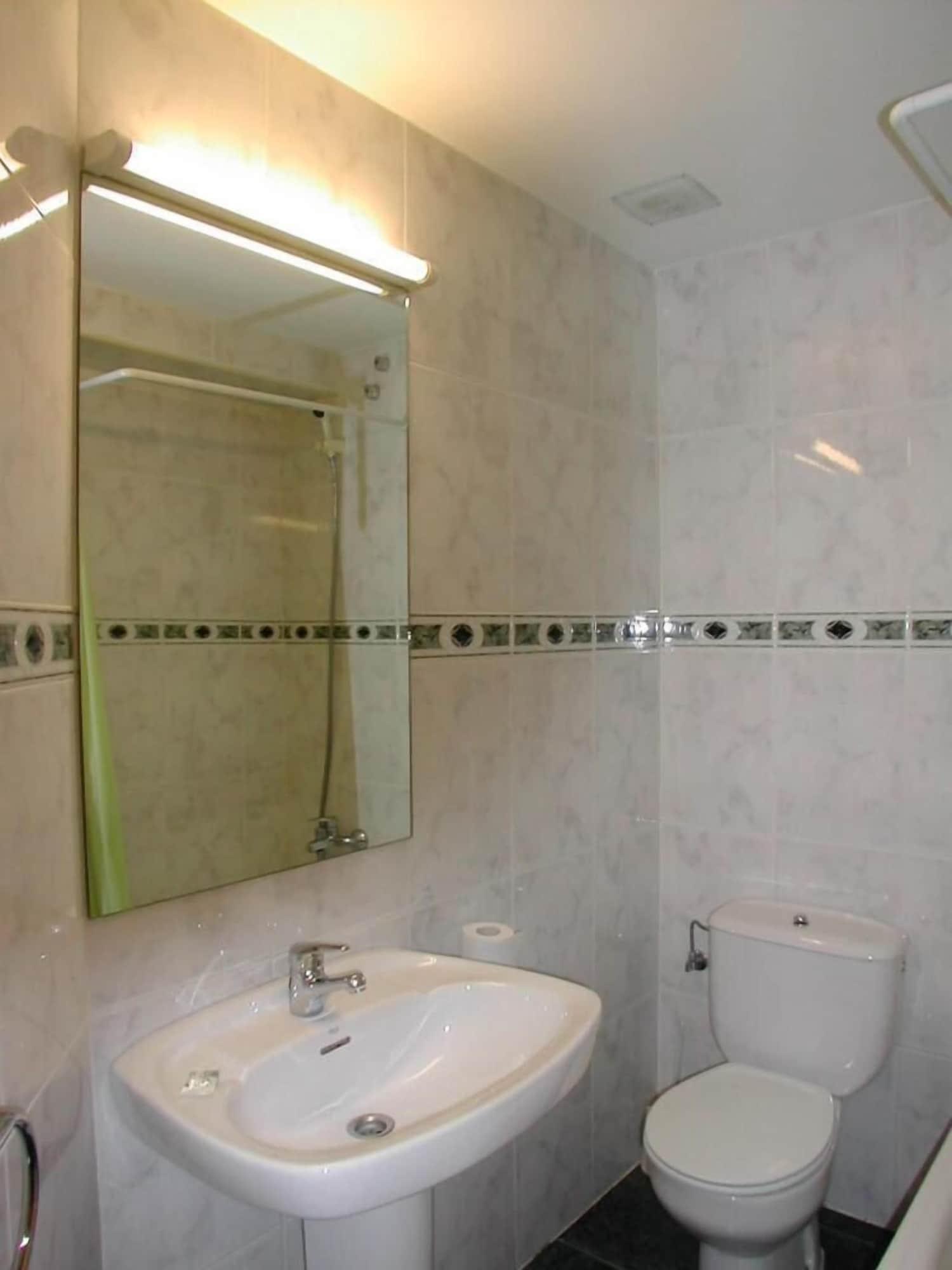 Gabarre Hotel Broto Room photo